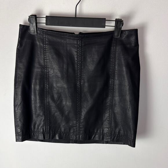 Free People Faux Leather Skirt - Women's 6 - Picture 1 of 3